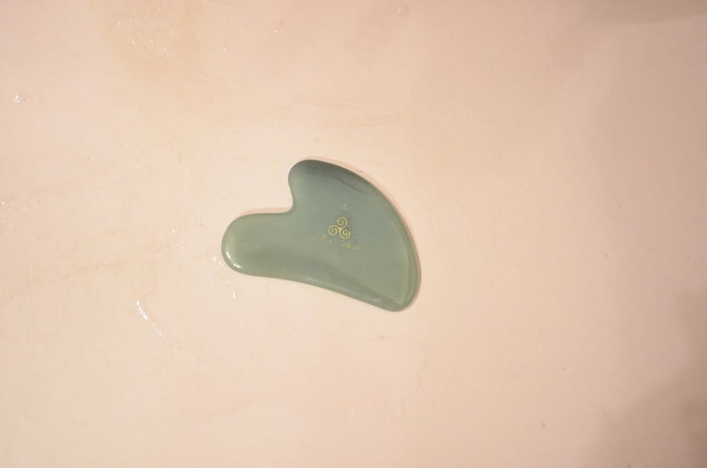 Gua'sha beauty tool