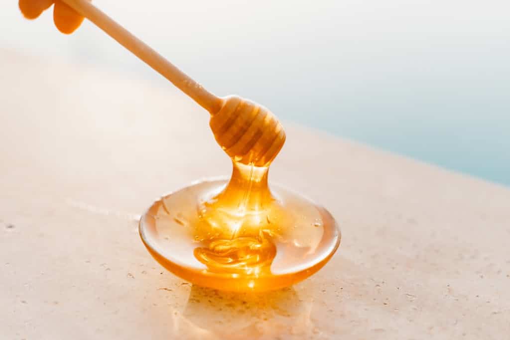 Natural moisturizers made from honey.